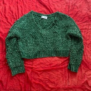 Lu Bella woman cropped v neck sweater